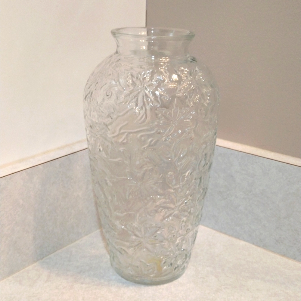 Fantasia fine crystal vase.